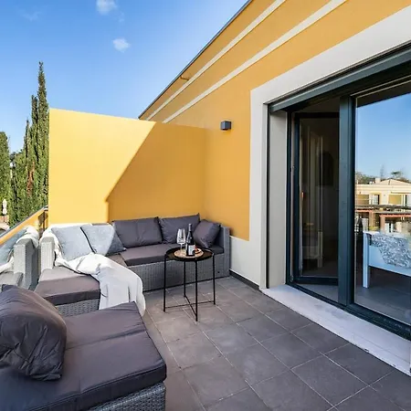 Lägenhet Relaxing Townhouse Near Da With Pool And Garden Oasis