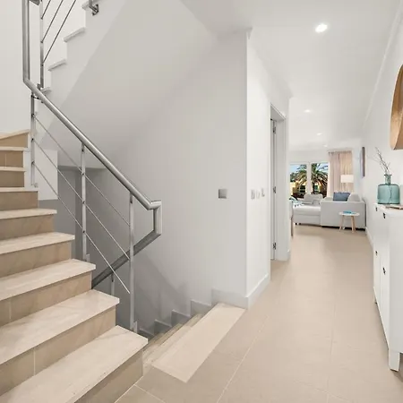 Relaxing Townhouse Near Da With Pool And Garden Oasis *