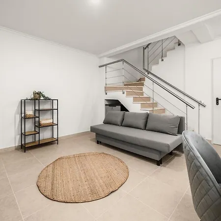 Relaxing Townhouse Near Da With Pool And Garden Oasis Luz
