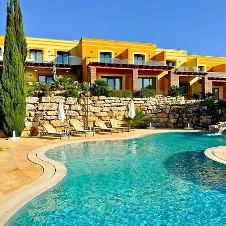Relaxing Townhouse Near Da With Pool And Garden Oasis Apartman Luz