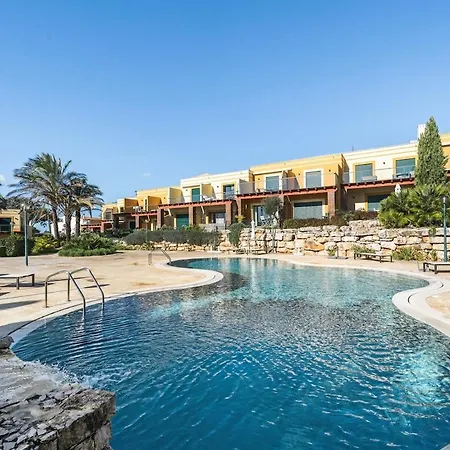 Apartman Relaxing Townhouse Near Da With Pool And Garden Oasis